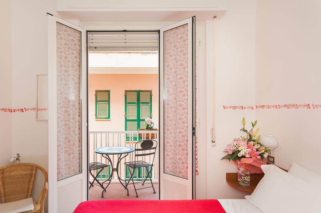 Hotel Giongo Spotorno Εξωτερικό φωτογραφία