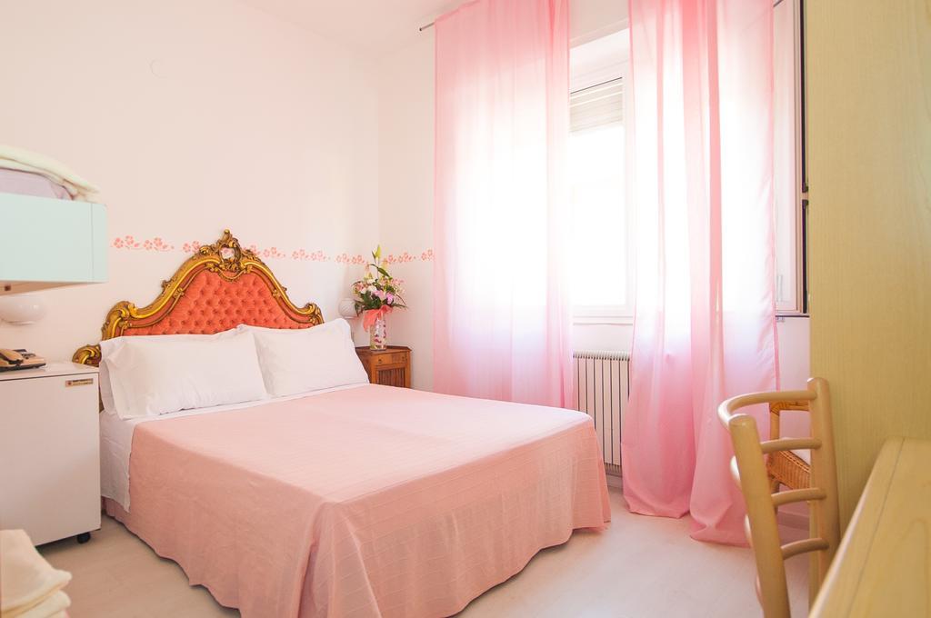 Hotel Giongo Spotorno Εξωτερικό φωτογραφία