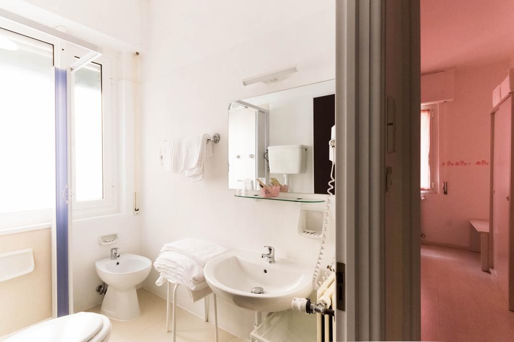 Hotel Giongo Spotorno Εξωτερικό φωτογραφία