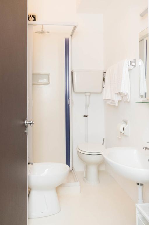 Hotel Giongo Spotorno Εξωτερικό φωτογραφία